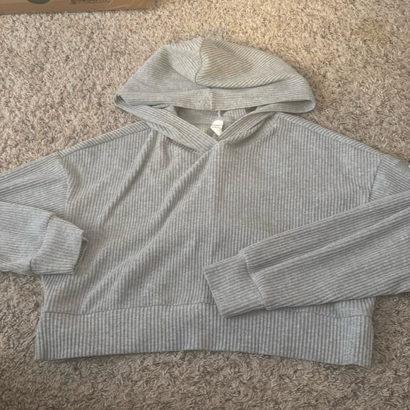 Alo MUSE Cropped Hoodie - Picture 1 of 4